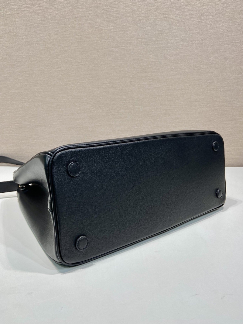 Pra*a top handle bags